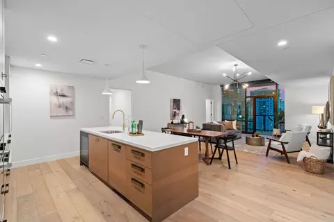 70 Rainey St #1901, Austin, TX 78701