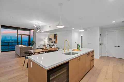 70 Rainey St #1901, Austin, TX 78701