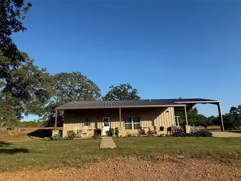 139 Way Station Trl, Smithville, TX 78957