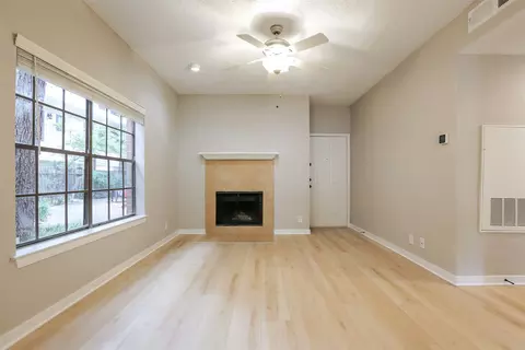203 E 31st St #104, Austin, TX 78705