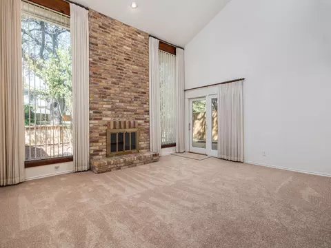 8216 Summer Side Dr, Austin, TX 78759