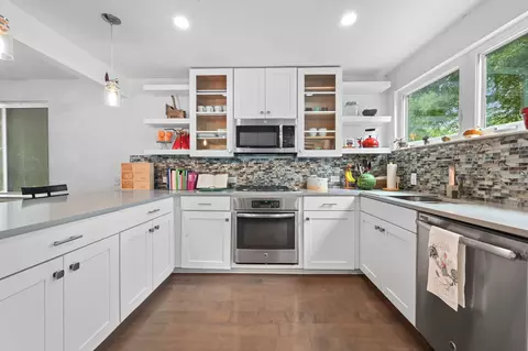 Kitchen - 910 E 54th St, Austin, TX 78751 photo 2 of 3