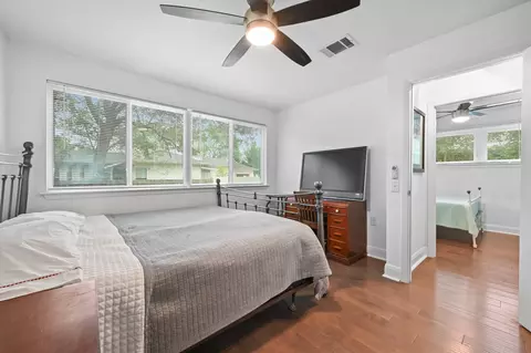 Bedroom - 910 E 54th St, Austin, TX 78751 photo 3 of 7