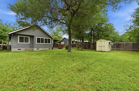 Exterior - 910 E 54th St, Austin, TX 78751 photo 7 of 7