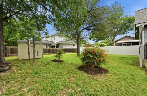 Exterior - 910 E 54th St, Austin, TX 78751 photo 5 of 7