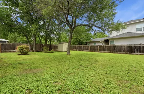 Exterior - 910 E 54th St, Austin, TX 78751 photo 6 of 7