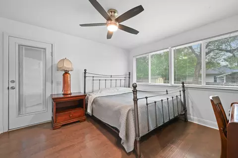 Bedroom - 910 E 54th St, Austin, TX 78751 photo 1 of 7