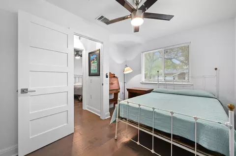 Bedroom - 910 E 54th St, Austin, TX 78751 photo 4 of 7