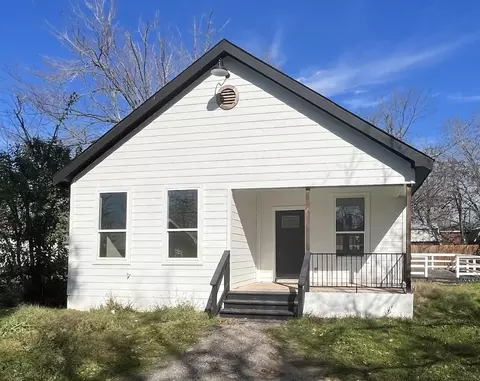 115 W Ila St, Elgin, TX 78621