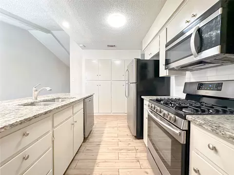Kitchen - 601 E Covington Dr #A & B, Austin, TX 78753 photo 9 of 10