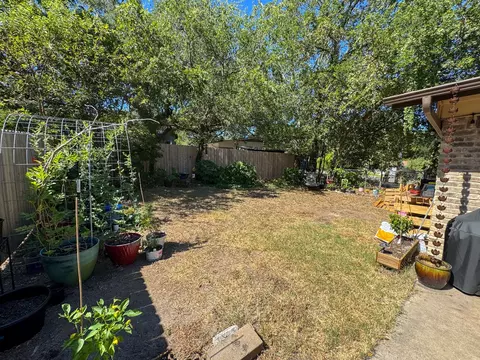 Exterior - 601 E Covington Dr #A & B, Austin, TX 78753 photo 6 of 6