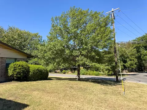 Exterior - 601 E Covington Dr #A & B, Austin, TX 78753 photo 4 of 6