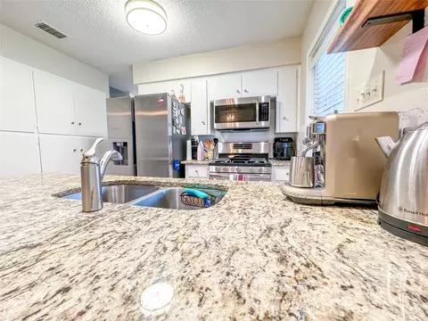 Kitchen - 601 E Covington Dr #A & B, Austin, TX 78753 photo 4 of 10