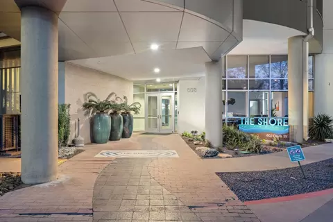 603 Davis St #1101, Austin, TX 78701