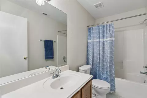 Bath - 104 Cavalry Trl, Elgin, TX 78621 photo 3 of 3