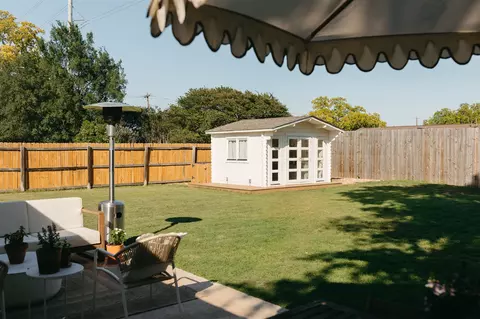 Exterior - 506 E Central Dr, Georgetown, TX 78628 photo 5 of 7