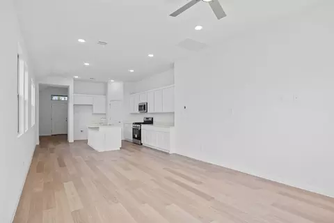 338 Bendecido Loop, Elgin, TX 78621 photo 6