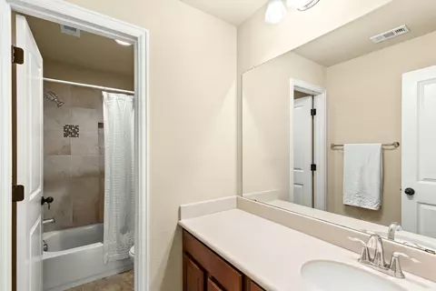 Bath - 2525 Quick Fort Dr, Leander, TX 78641 photo 4 of 5