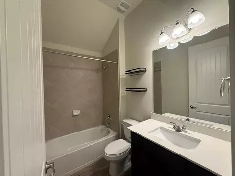 Bath - 331 Windswept Way, Kyle, TX 78640 photo 2 of 2
