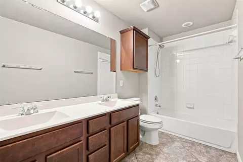 Bath - 528 Tula Trl, Leander, TX 78641 photo 2 of 3