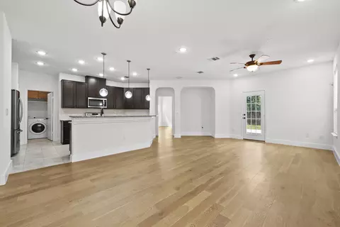 544 Ayinger Ln, Austin, TX 78728