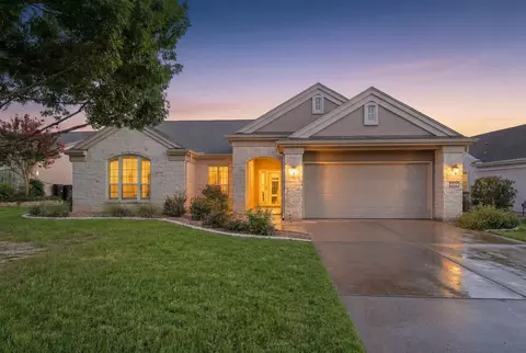 207 Breezeway Ln, Georgetown, TX 78633