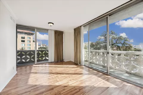 1801 Lavaca St #2D, Austin, TX 78701