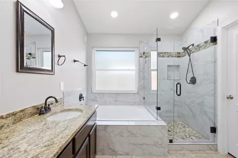 Bath - 4425 Chickasaw Ct, Austin, TX 78749 photo 2 of 5