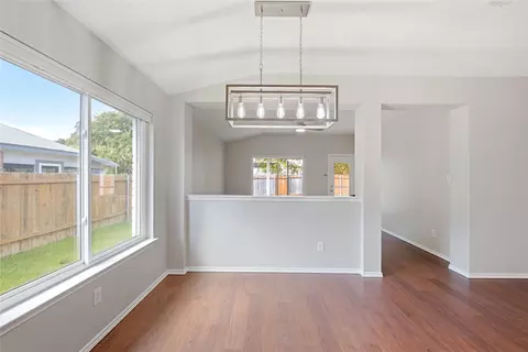 Living - 4425 Chickasaw Ct, Austin, TX 78749 photo 2 of 5