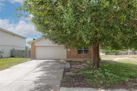 211 Phillips St, Hutto, TX 78634