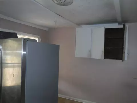 310 Houston St, Elgin, TX 78621 photo 7