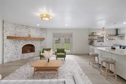 1001 E Applegate Dr, Austin, TX 78753