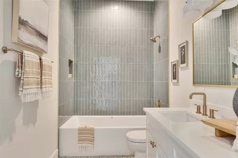 Bath - 1937 E 38th 12 St #A, Austin, TX 78723 photo 9 of 9