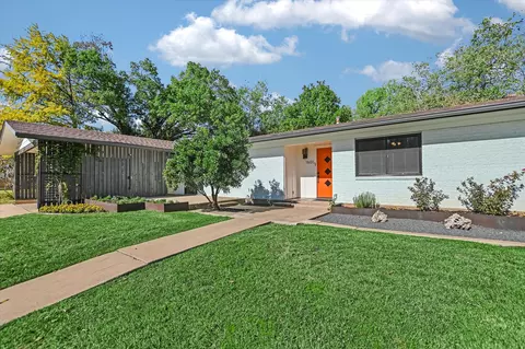 Exterior - 1601 E 19th St, Georgetown, TX 78626 photo 2 of 10