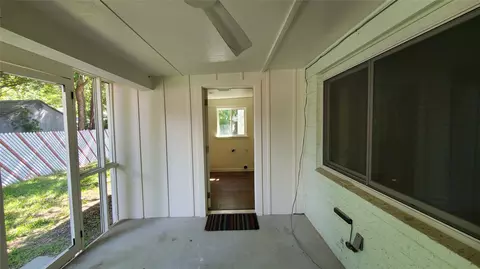 Exterior - 1601 E 19th St, Georgetown, TX 78626 photo 5 of 10