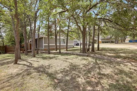 149 Live Oak Dr, Cedar Creek, TX 78612