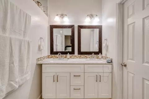 Bath - 440 E Clark St, Bartlett, TX 76511 photo 1 of 3