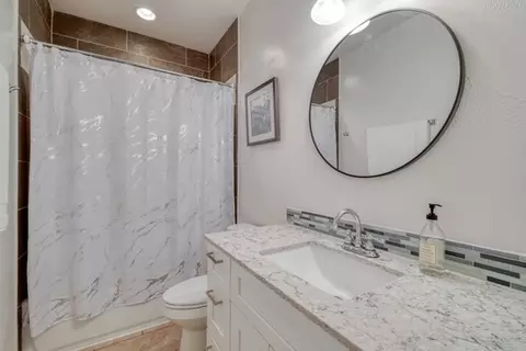 Bath - 440 E Clark St, Bartlett, TX 76511 photo 3 of 3