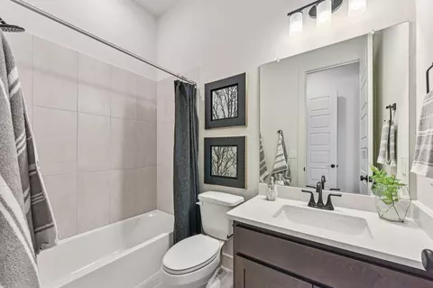Bath - 149 Kapok St, Buda, TX 78610 photo 1 of 3