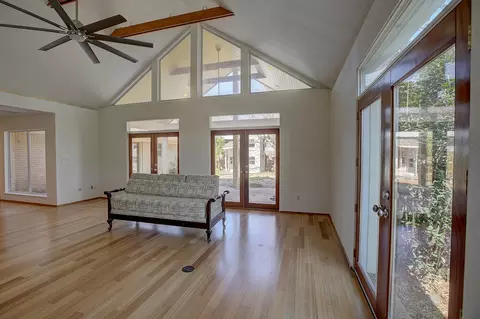 1607 S Elm St, Georgetown, TX 78626