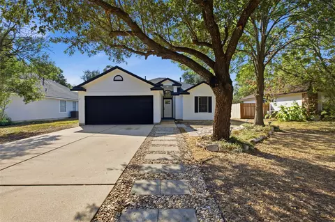 812 Honeysuckle Dr, Leander, TX 78641