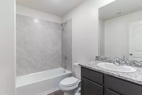 Bath - 112 Allington Cir, Jarrell, TX 76537 photo 2 of 2
