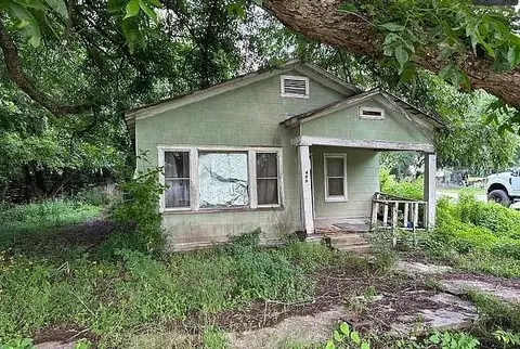 409 Lee St, Smithville, TX 78957