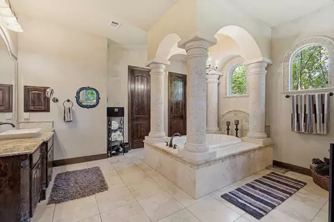 Bath - 816 Brave Face St, Leander, TX 78641 photo 2 of 7