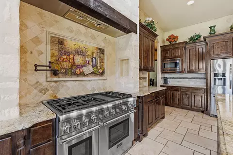 Kitchen - 816 Brave Face St, Leander, TX 78641 photo 5 of 6