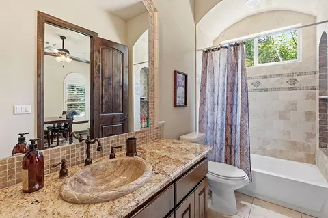 Bath - 816 Brave Face St, Leander, TX 78641 photo 7 of 7