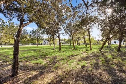 274 Waters Edge Cv, Dripping Springs, TX 78620