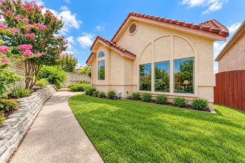 583 Rupen Dr, Lakeway, TX 78734