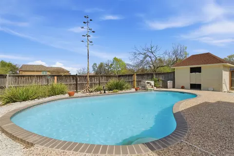 207 Silver Oak Dr, Round Rock, TX 78664