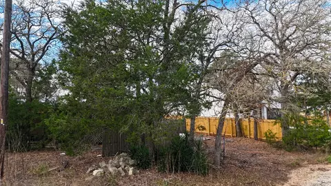 115 Eaglenest Ct, Smithville, TX 78957